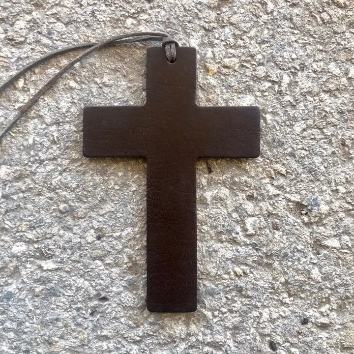 CROSS - CAR FRESHENER/AIR FLAIR (brown or black, leather scent)