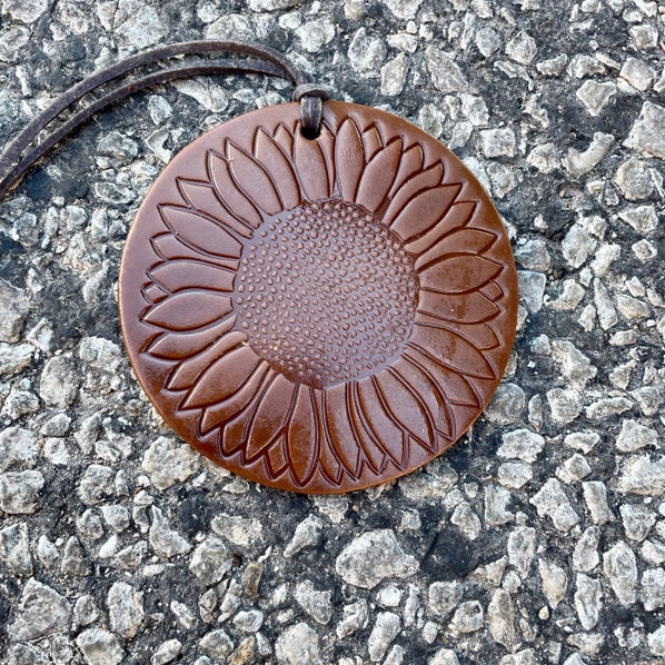 SUNFLOWER - CAR FRESHENER AIR FLAIR (brown, leather scent)